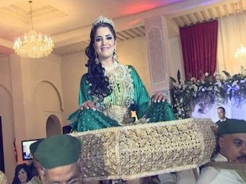 اضغط لمشاهدة الفيديو: عروس مغربية تُرفع فوق أكتاف الحضور
